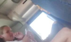 Vein aikuisviihdettä ilmaiseksi hänet hummeriravintola Chinaan.