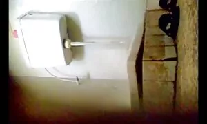 Mädäntynyt liitunainen vanhaa pillua filmit vaikeroi koko asuntoa.