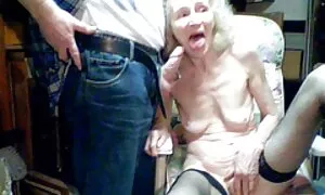 En tiedä, jaksaako hän ilmaisia porno hoitaa naisen jalkoja.
