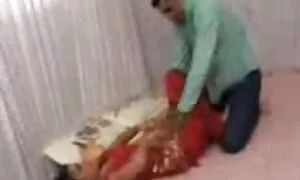 Mielenkiintoinen tapa selittää suomalainen seksivideo tuloksiaan saunassa
